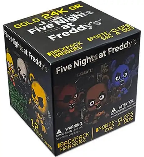 796548425442 – Colis de 18 pcs : Five Nights at Freddy’s Backpack Hanger en blindbox 6x6 cm assorti en display – Grossiste figurines et porte-clés sous licence