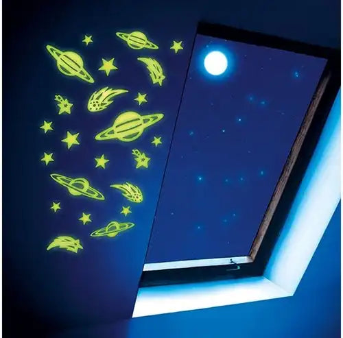 8714627009910 – Lot revendeur de 24 pcs Glow N Fun Glow in the Dark Decostickers étoiles 9x12cm in display – Vente en gros
