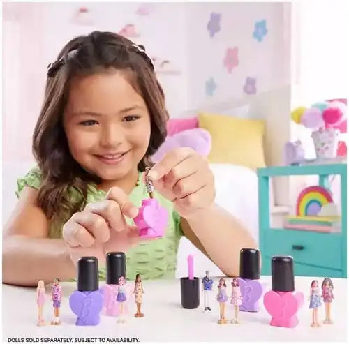 194735274857 – Mini Barbie Land Fashionistas 4 cm + smalto per unghie – confezione da 10 in espositore