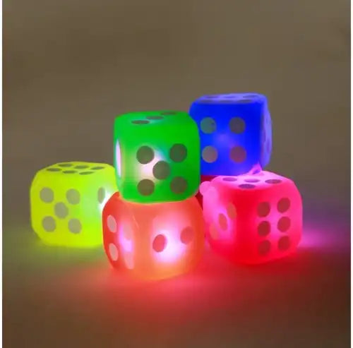 8714627008494 – Colis de 36 pcs : Dés avec lumière 6 assortis 3,5 x 3,5 cm