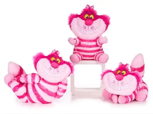 5038104714474 – Colis de 3 pcs Disney Cheshire Cat Peluches assorties 23 cm – Vente en gros Disney – Grossiste peluches Alice au Pays des Merveilles sous licence