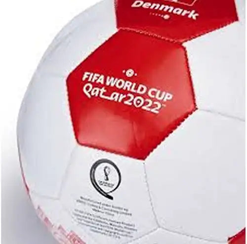 5292982029994 – FIFA World Cup ballon de football taille 5 Denmark dispo Simcha.fr