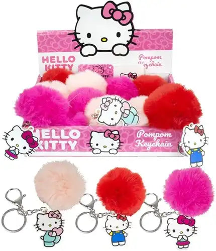 8721077563381 – Hello Kitty porte-clés pompon peluche 7cm + pendentif 6cm (colis 12 pièces assorties en display)