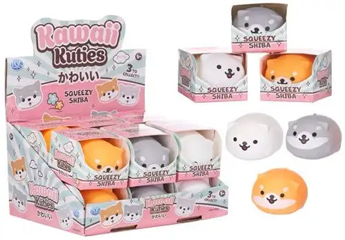 5038104658549 – Colis de 12 pcs Kawaii Kuties Squishy Shiba 7cm (3 assortis en display)
