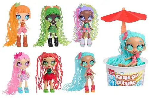 886144778124 – Lot revendeur de 6 Made 2 Order Cup o’Style Poupées 10 cm avec accessoires 9,5x12 cm assorties en présentoir (6) – Jouets officiels grossiste