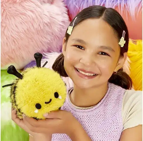 0035051594284 – Lot revendeur de 9 pcs MGA Fluffie Stuffiez Peluche 7 assortis 17x25cm – Vente en gros peluches officielles MGA