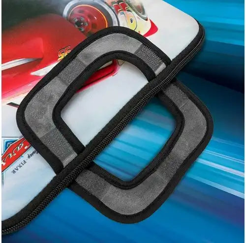 4039621916618 – Colis de 4 pcs Pebble Gear Disney Cars Sac tablette 8-10" 25,5x28,5 cm – Vente en gros Cars – Grossiste accessoires numériques sous licence