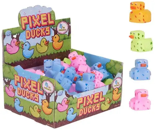 5038104659157 – Lot revendeur de 48 pcs Pixel Duck 6x5cm 4 assortis in display – Vente en gros canards pixel rétro