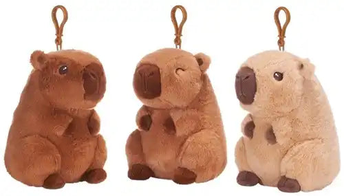 5038104494642 – Colis revendeur 12 pcs – Porte-clés Peluche Capybara 12 cm (3 assortis) en display – Déstockage jouets grossiste