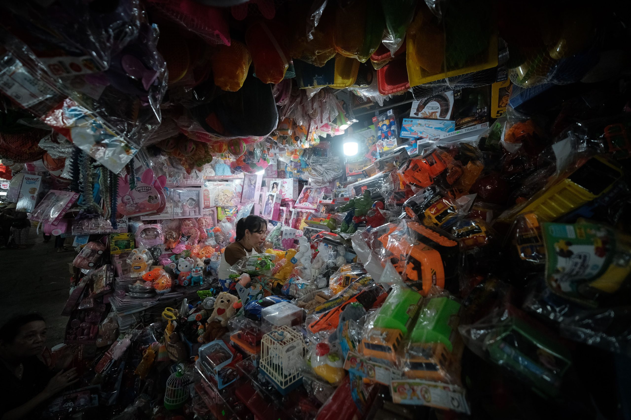 Magasin de jouets coloré et animé avec figurines
